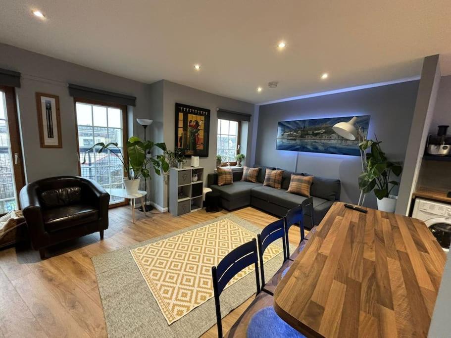 Sunshine On Leith. The River View Apartment! Единбург Екстер'єр фото