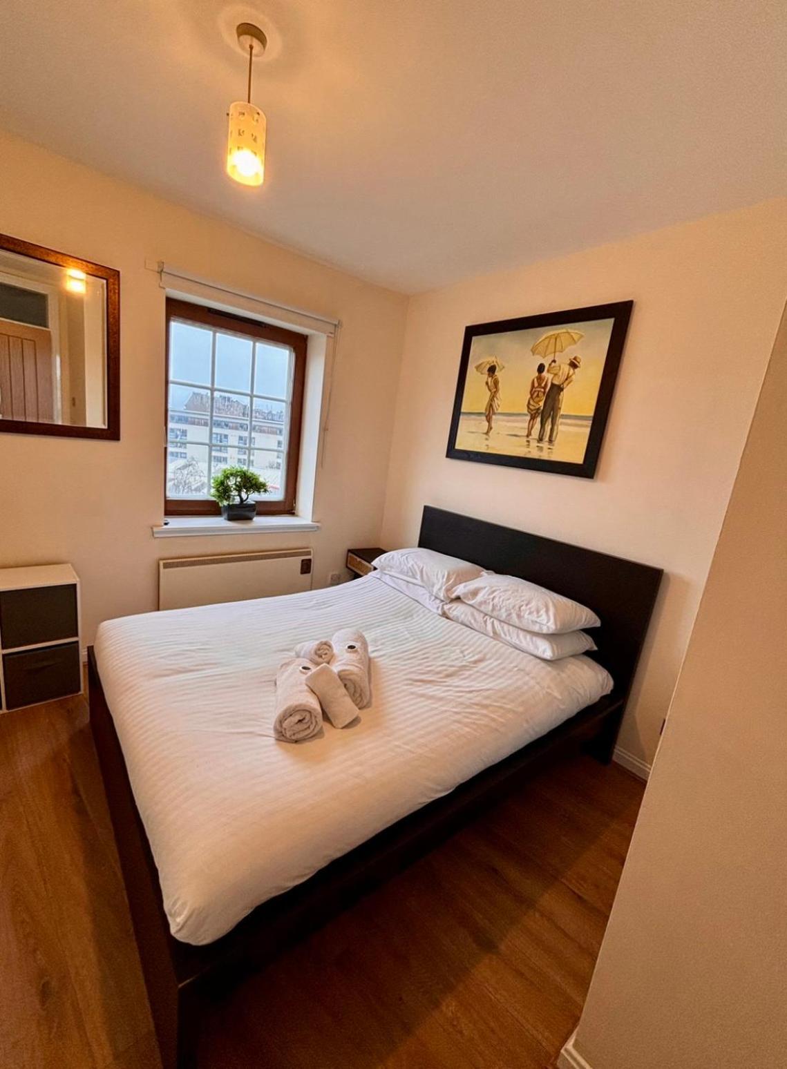 Sunshine On Leith. The River View Apartment! Единбург Номер фото